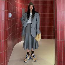 山力达迪高级感休闲宽松格子西装半裙套装女2025新款西装高腰半身