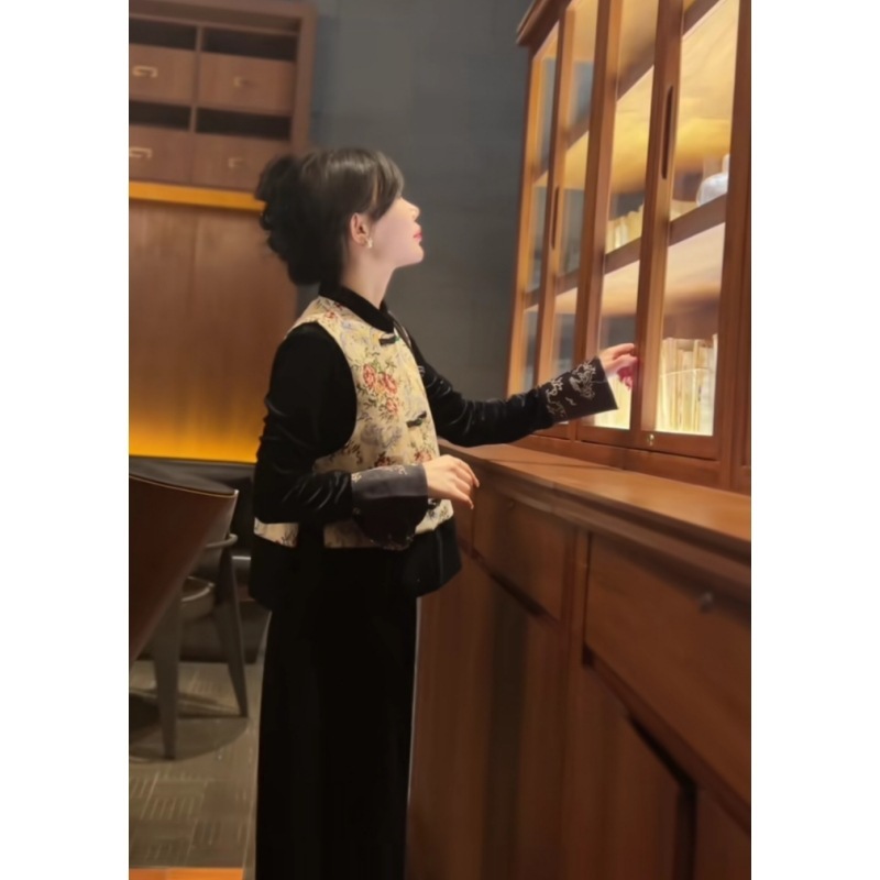 套装女2025春季新款高级感新中式国风盘扣马甲外套+连衣裙两件套|undefined