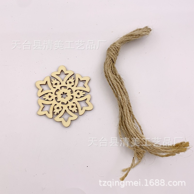 80mm tronco hueco en forma de flor copo de nieve hoja de madera Navidad copo de nieve colgante decorativo 10 piezas en un paquete con cuerda de cáñamo