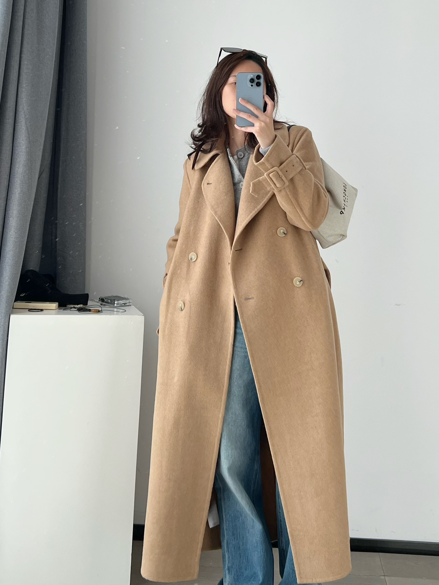 24 가을과 겨울 새로운 슈퍼 좋은 드레이프 긴 벨트 클래식 카멜 코트 모직 코트를 착용하는 두 가지 방법