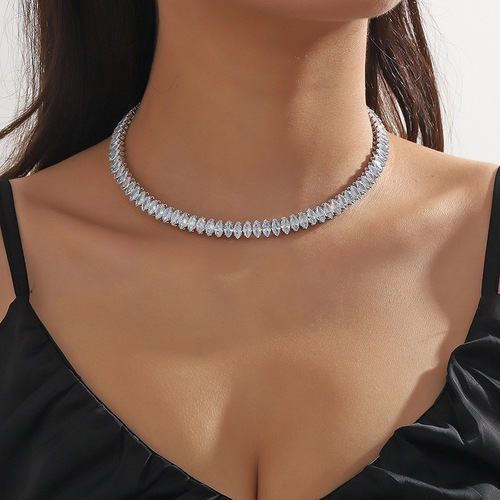 European and American luxury full-diamond zircon collar bracelet set, horse eye shape collar, fashionable, simple and exaggerated choker