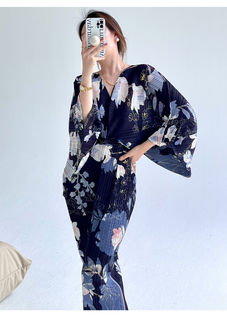 Đầm nữ suông midi tay cánh dơi in họa tiết rời xếp ly phong cách Nhật — Màu đen chi tiết 10