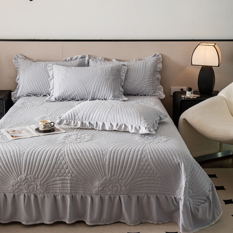 Tapa de cama de encaje de hoja de loto de color sólido de tres piezas, sábanas acolchadas acolchadas gruesas y aptas para la piel, las ventas directas de fábrica se pueden enviar en nombre de una pieza