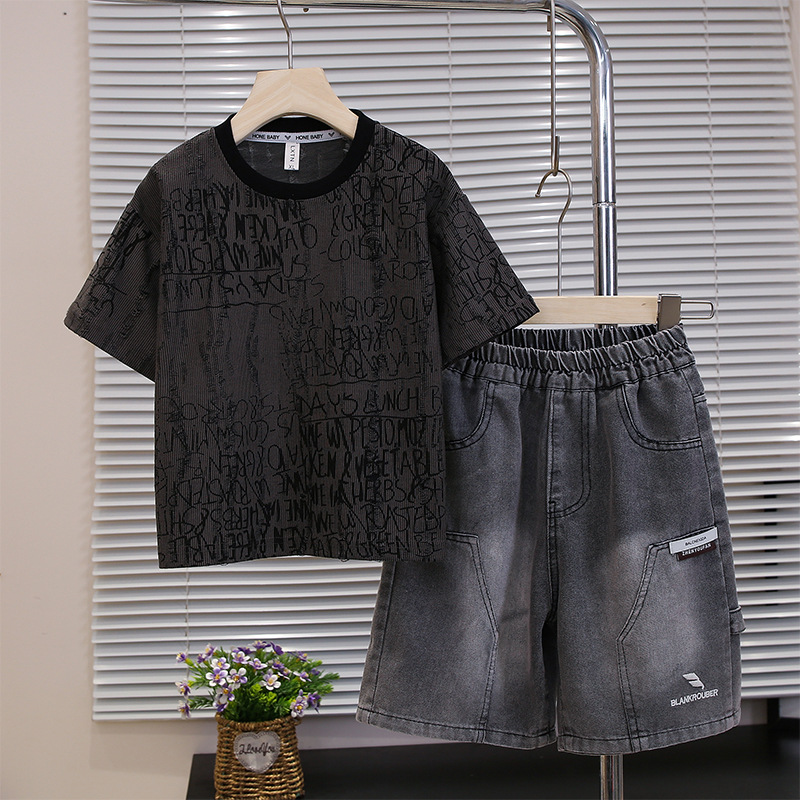 7248 Traje de manga corta de verano para niños 2025 Nuevo estilo Camiseta con estampado de estilo occidental Pantalones cortos Traje de dos piezas