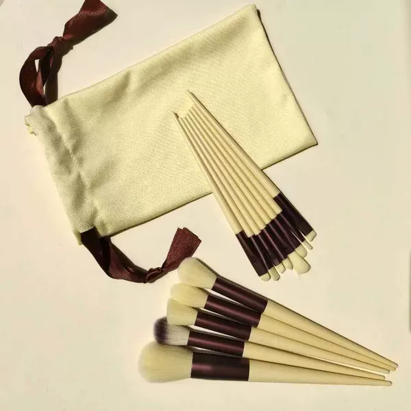 Yellow brush, 13 pieces