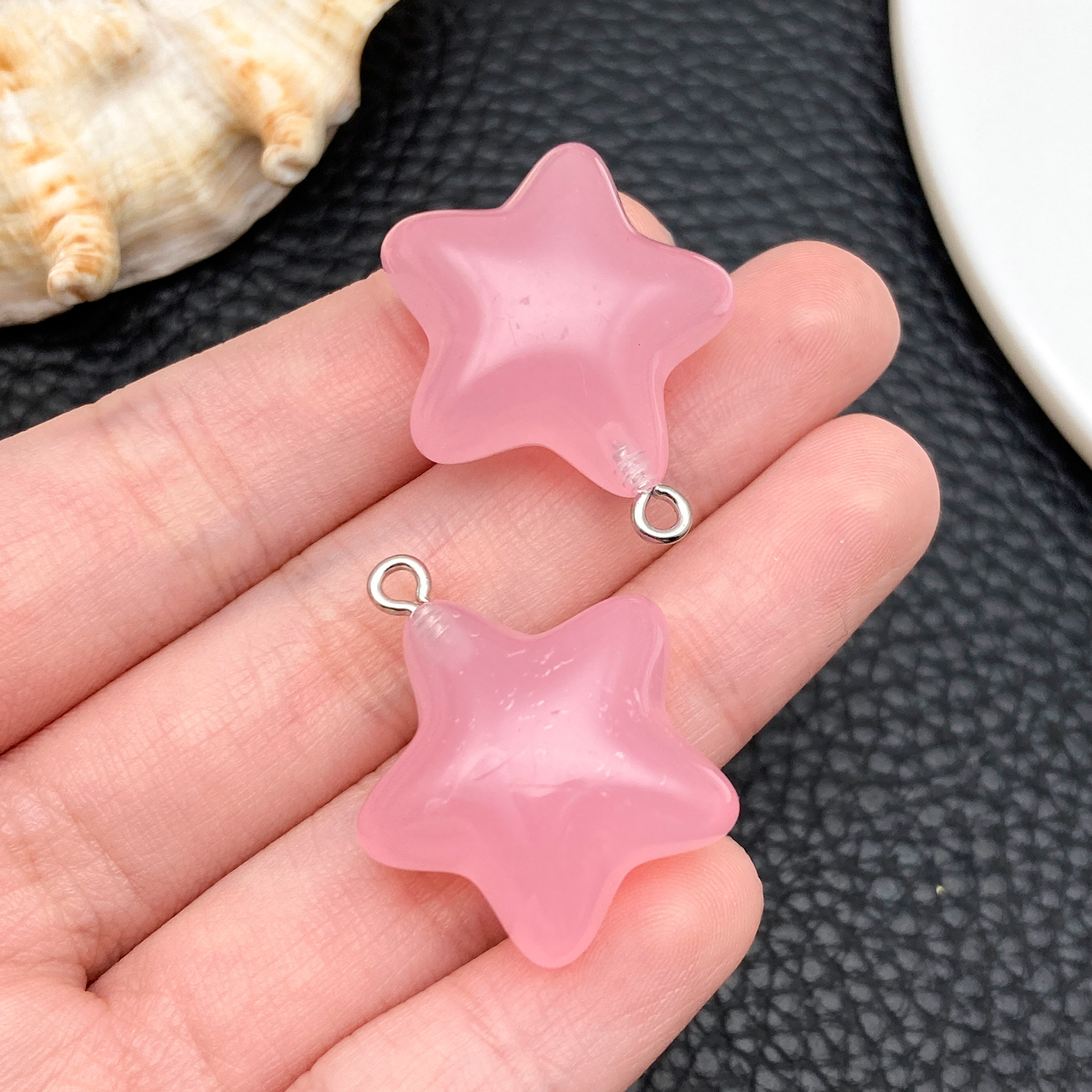 24064H-紫色树脂夜光星星27x23x13mm-3.5g