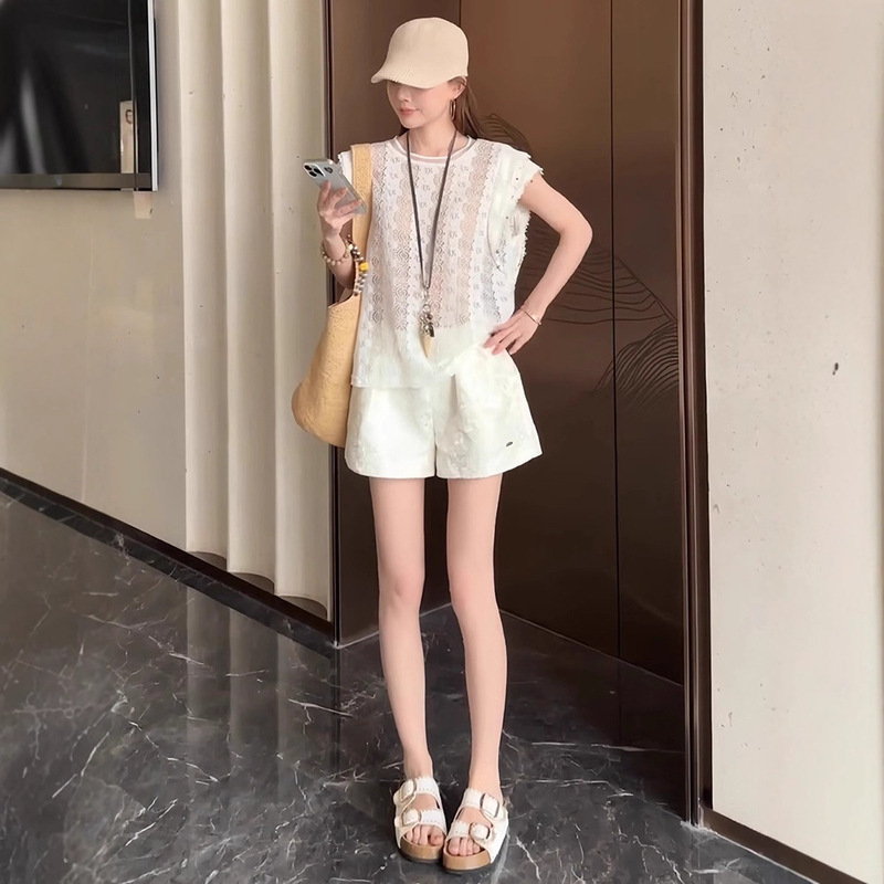 2026 Summer Fashion Round-Neck Outfit, Age-Reducing, Stylish, Bohemian Lace Short-Sleeved Shorts, a Complete Set for Women