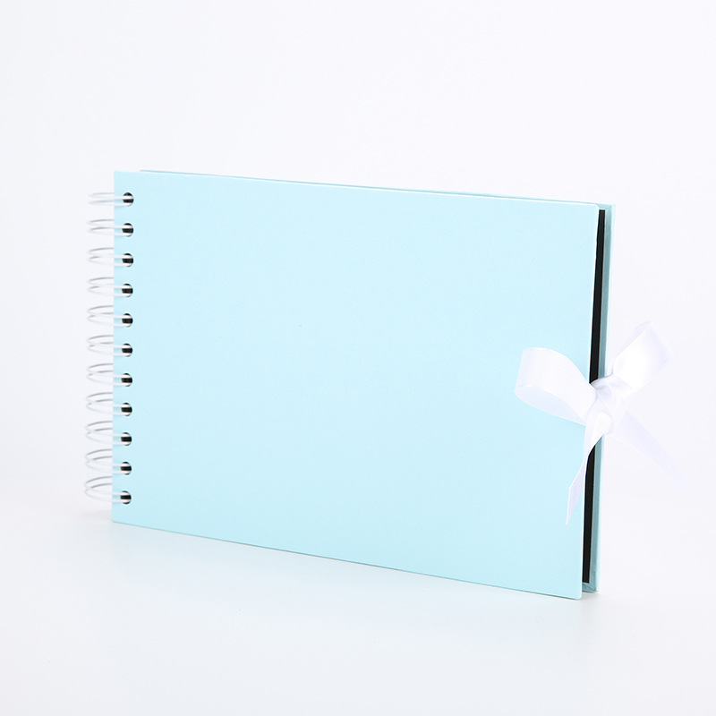 연한 파란색 한 권의 내부 페이지 30장