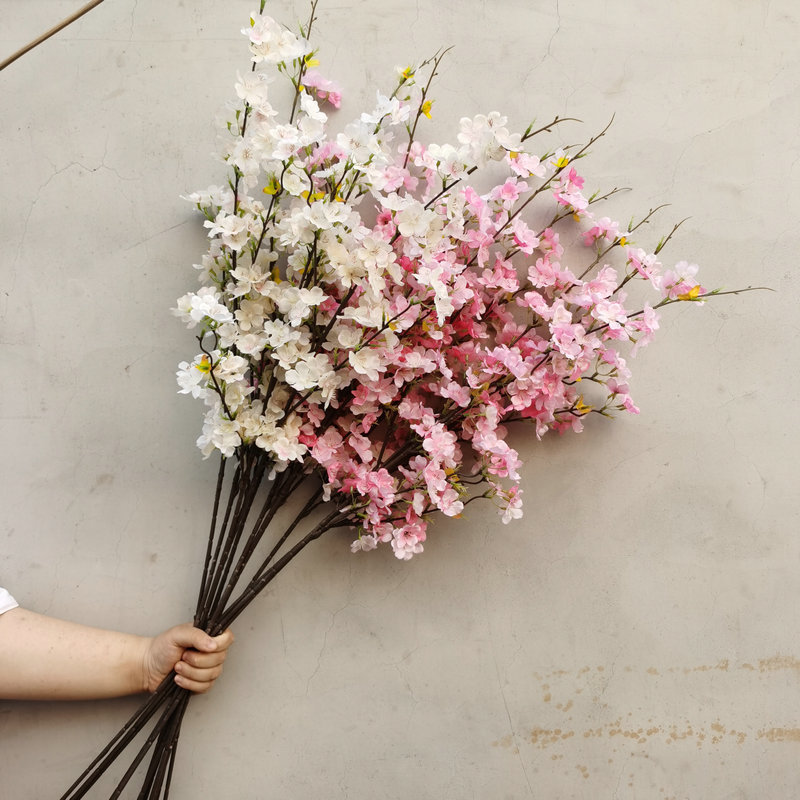 Fábrica al por mayor flor artificial flor de cerezo artificial decoración de la boda flor artificial salón decoración ingeniería suave ramo de flores de seda