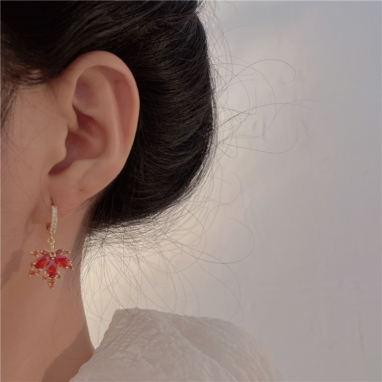 Fashion Leaf Copper Inlay Zircon Earrings 1 Piece