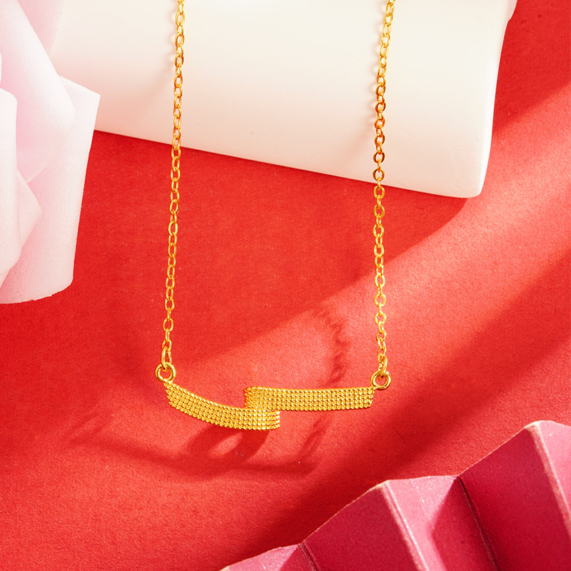 Nuevo collar de diseño de nicho que no se desvanece la luz de lujo de la cinta de la joyería de estilo popular cadena de clavícula chica todo partido