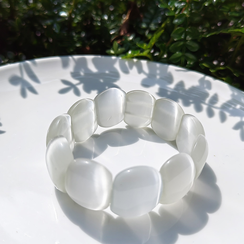 22*18mm 사이즈의 고양이 눈 모양 화이트 캣츠아이