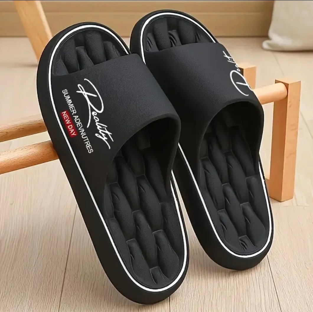 Nuevo 2026 sensación de mierda zapatillas de mujer verano antideslizante en el hogar impresión de fondo grueso zapatillas de hombre