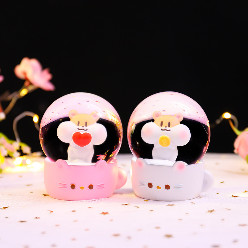 Cartoon brillante flocos de nieve mini agua adornos leche té ratón bola de cristal regalo regalo de cumpleaños para niños fábrica al por mayor