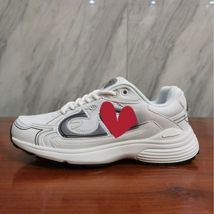 ����羳B30�\��ЬD�ҳ��ƴ�a��Ů�ܲ�ЬCD��ĸ��H�����e�ϵ�Ь