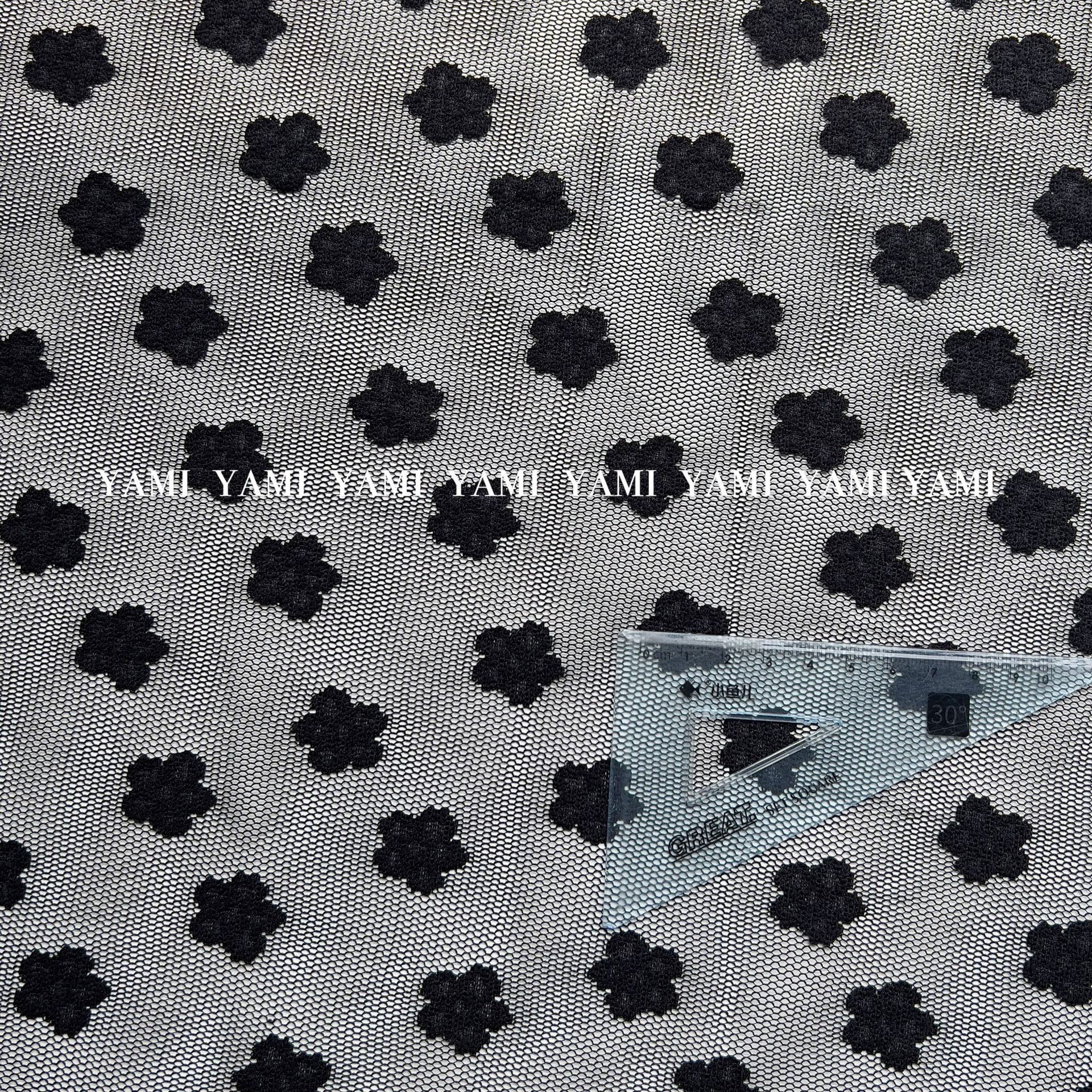 Tejido jacquard de encaje de poliéster Tejido de malla jacquard de flores pequeñas Falda de cortina de pedo Camisa de fondo Tela de falda Lolita