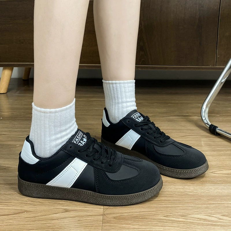 Низкие ретро кроссовки универсальные демисезонные противоскользящие, плоская подошва — размеры 35–41, красные и чёрные
