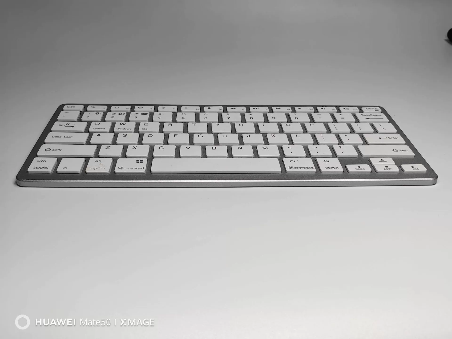Металлические ножницы, физиологическая клавиатура, Bluetooth