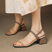 通勤百搭一字时装凉鞋女2025新款配裙子粗跟中跟方头露趾真皮凉鞋