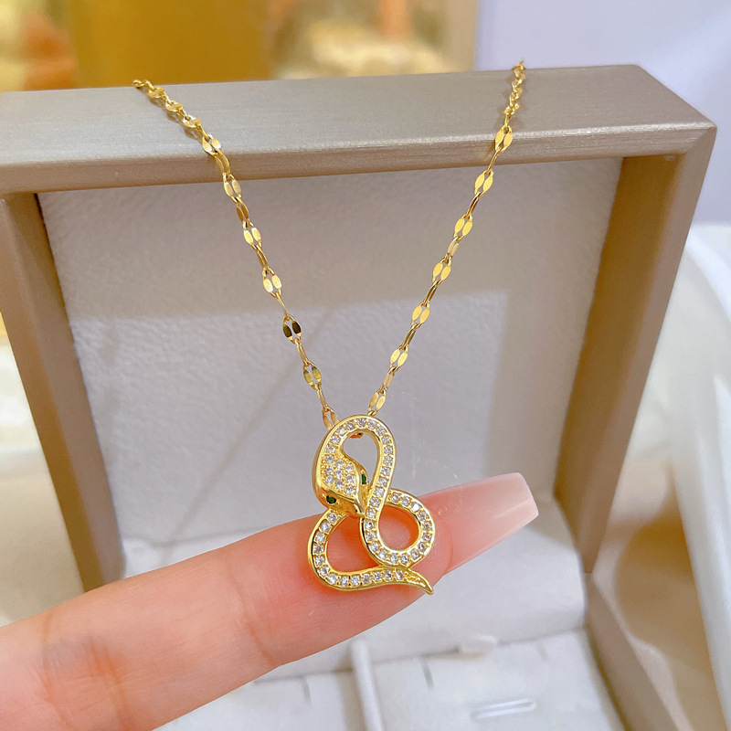 Retro Snake Titanium Steel Copper Inlay Artificial Diamond Necklace display picture 4