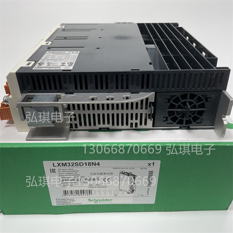 LXM32SD18N4 伺服驱动器