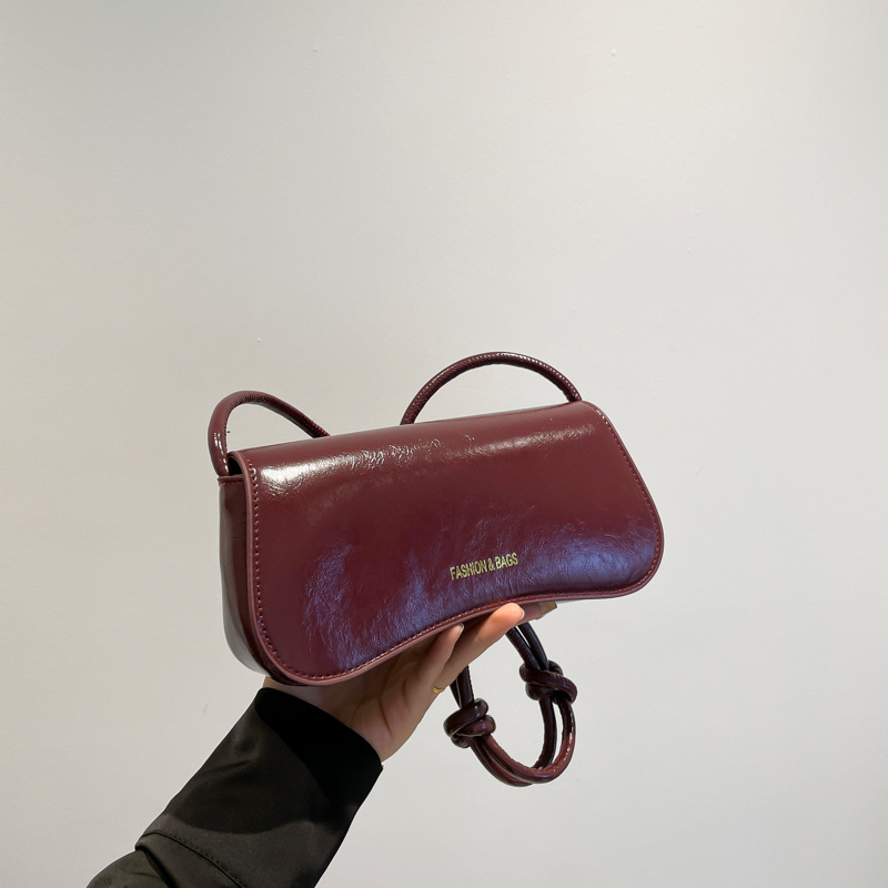 2024 invierno nuevo estilo popular bolso de axila de color sólido moda femenina temperamento simple bolso de hombro bolso pequeño bolso de hombro