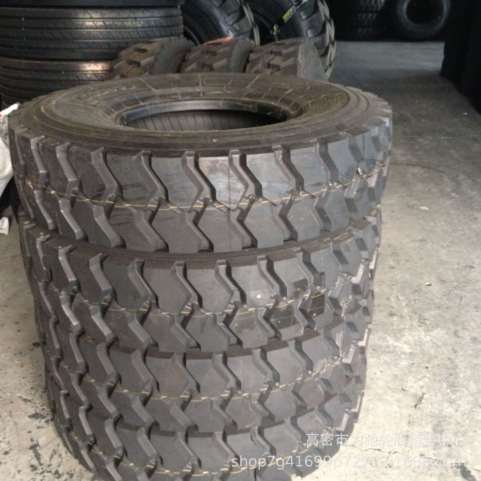 1200R20钢丝胎粗纹汽车轮胎重载防扎自卸车轮胎现货批发1200r20