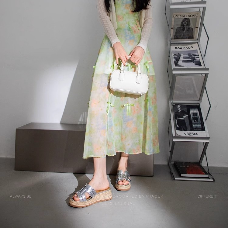 "Miao Lu" Zhao Lusi mismo párrafo ~ Sandalias y pantuflas de una palabra para mujer, zapatos de plataforma de paja para verano, sandalias de tacón alto de suela gruesa