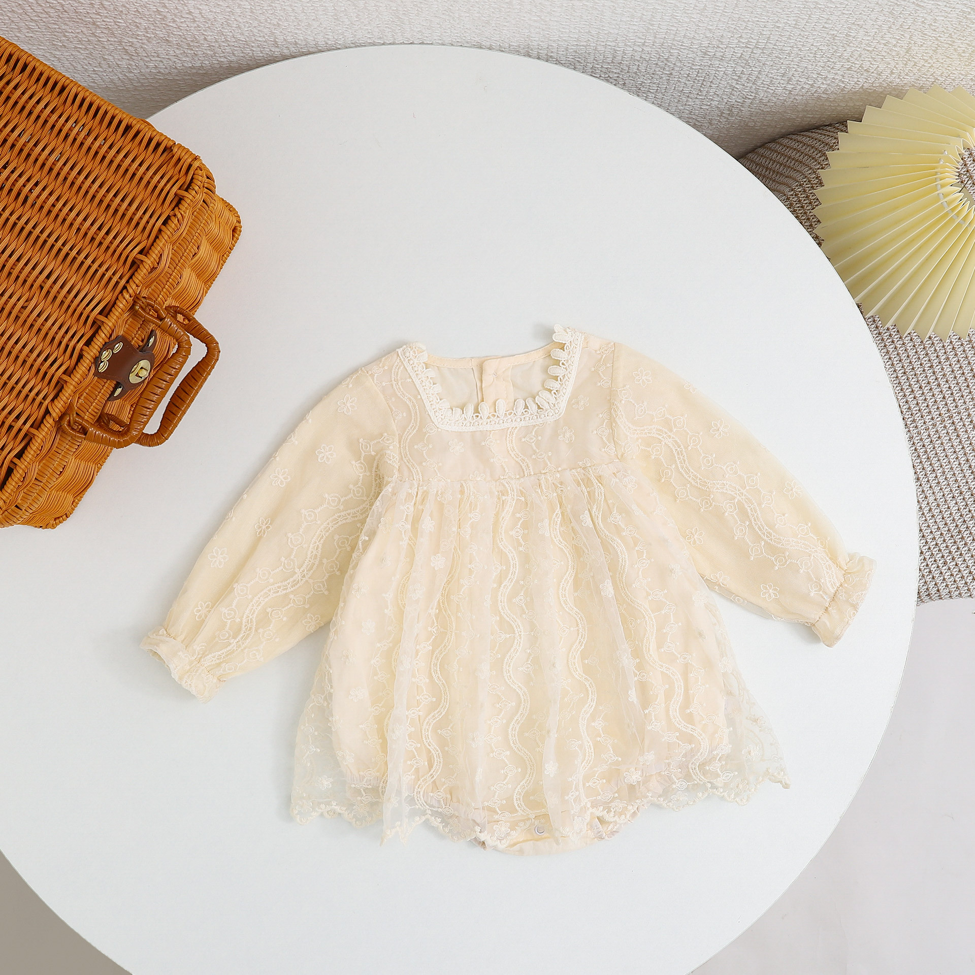 ins baby clothes, autumn clothes, baby girl's fart clothes, newborn one-month-old one-piece suit for 100 days, group outing clothes
