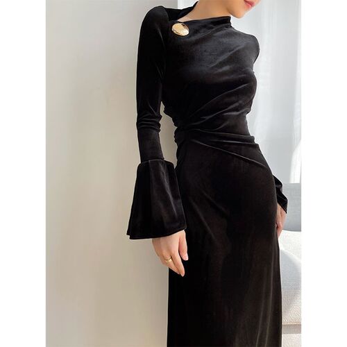 Black design velvet dress for women's autumn and winter new style waist to show slimming base package hip skirt