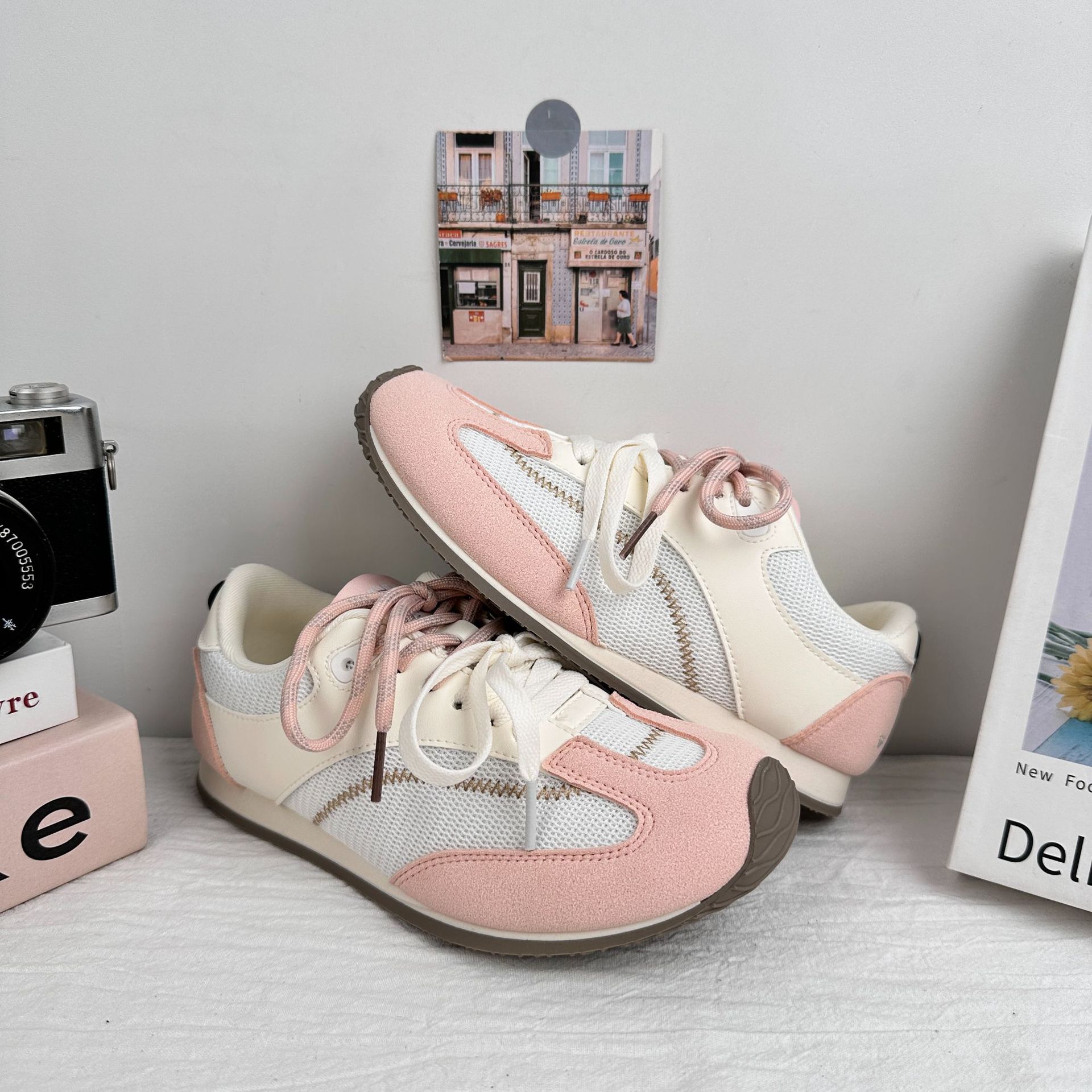 Zapatos casuales de verano, zapatos deportivos de suela delgada, zapatos de mujer, 2025 nuevos zapatos blancos, zapatos de malla transpirables