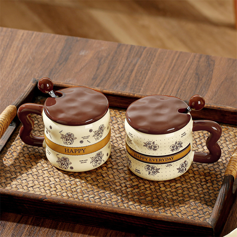 Flores retro tazas de alta sensación de marca de oficina simple para el hogar tazas de agua de niñas con tazas de desayuno de pareja de café con tapa