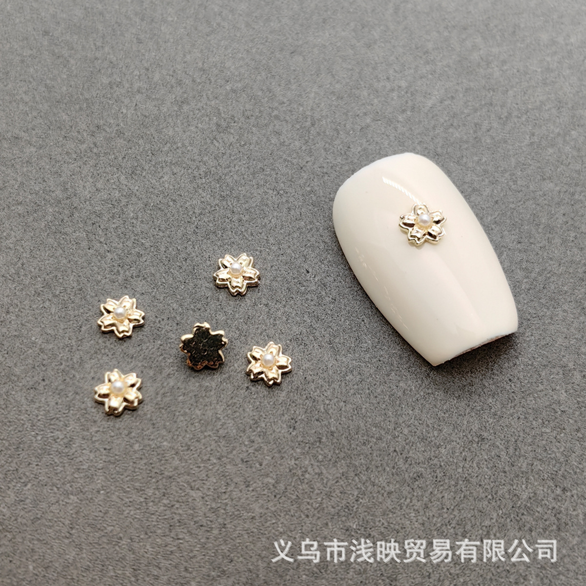 보히 니아-금-4mm * 4mm