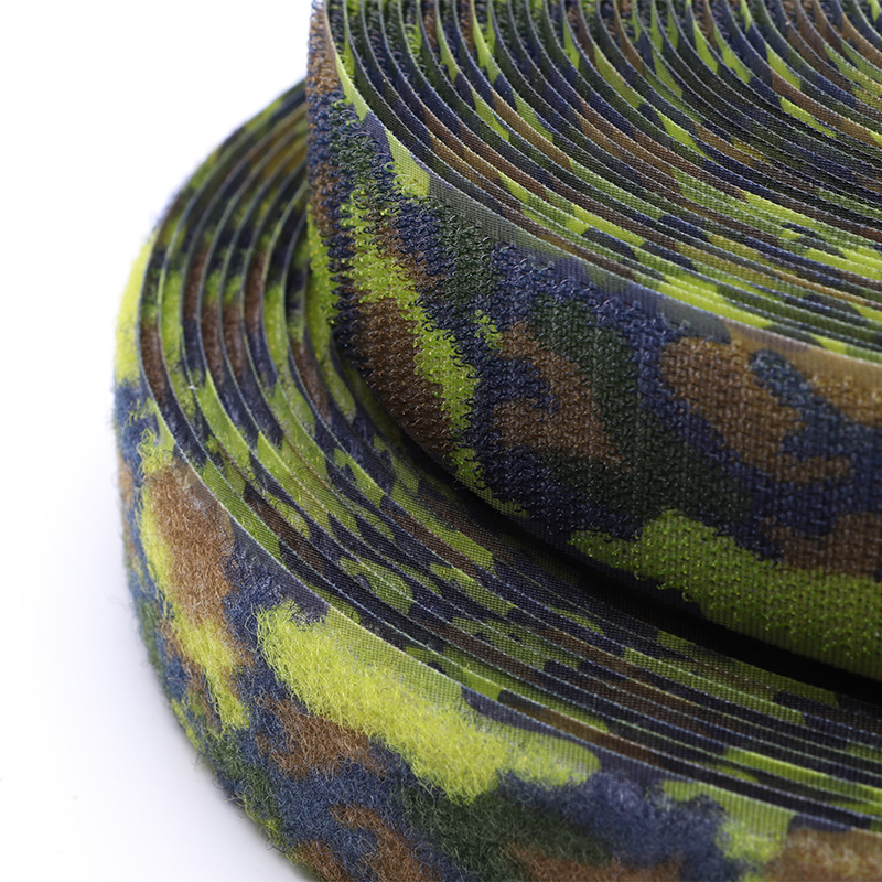 Outdoor sports Velcro fastener clothing accessories printing reversible hook and loop patch customizable flame retardant military green camouflage magic tape wholesale