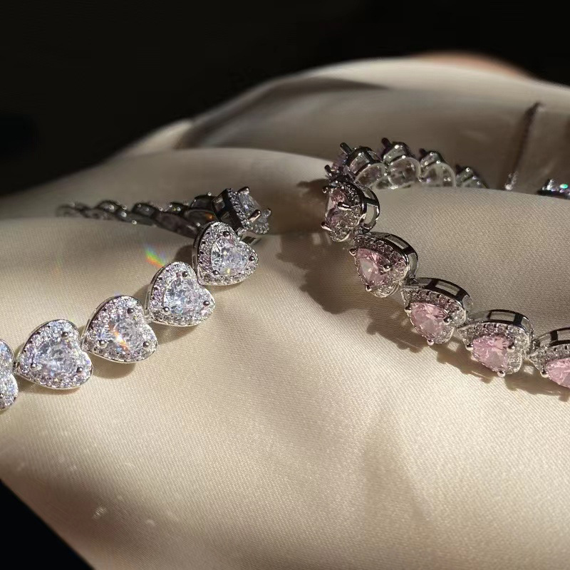Elegant Heart Shape Copper Inlay Zircon Bracelets display picture 1