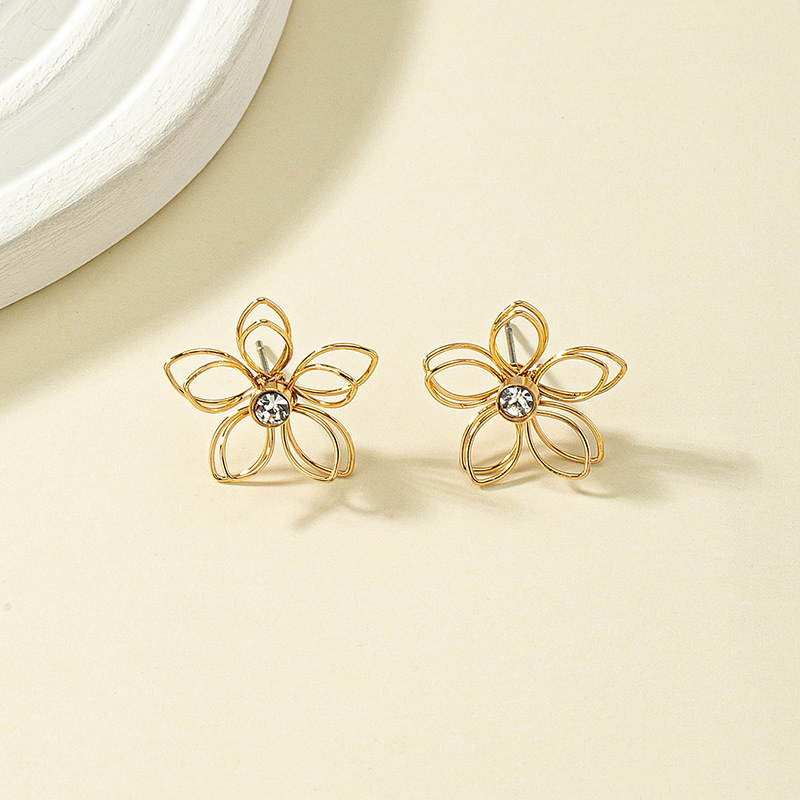 Daily Occasion Metal Material Flower Pattern Sweet Simple Style Flower Metal Plating Hollow Out Inlay Zircon Women's Ear Studs