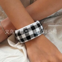 �羳�ǿ����ڰ����̸�����������Ÿ����ֻ�ŷ��ʱ��Ůʿ��������