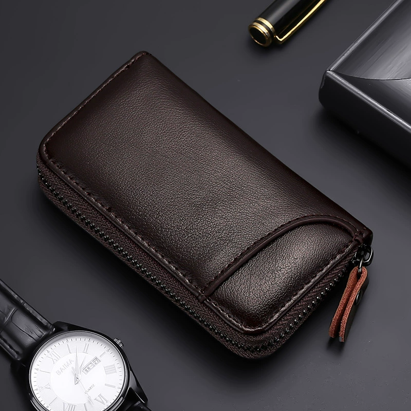 Ретро-силиконовый/поливинилуглеапасный? but polyurethane is полиуретановый, capacious key bag = вместительный футляр для keys? Пожалуйста: