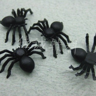 Cross-Border Simulated Spider Halloween Black Luminous Plastic Mini Spider Decorative Accessories 2/1.5cm