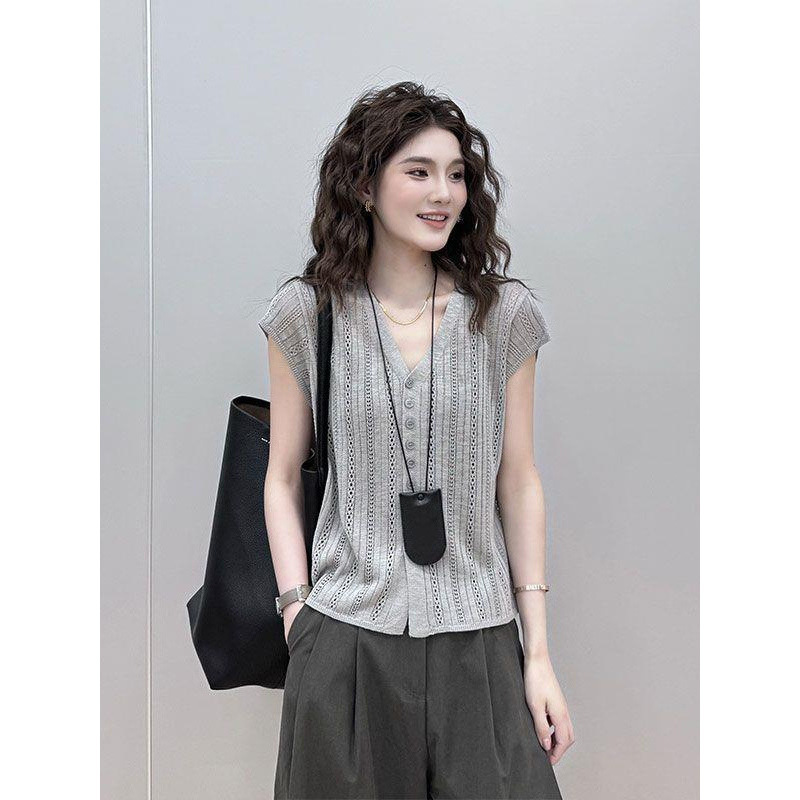 Ys Korean Style V-Neck Cut Out Ice Silk Knitwear Short-Sleeved T-Shirt Women's New Summer Thin Cardigan Short Top Ys Korean Style V-Neck Cut Out Ice Silk Knitwear Short-Sleeved T-Shirt Women's New Summer Thin Cardigan Short Top