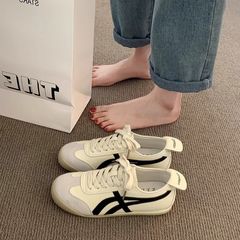 ファッショナブルなレトロな軽量多用途フラットトレーニングシューズ女性用 2025 新しい夏ソフトソールスポーツ人気のフォレスト・ガンプスニーカー