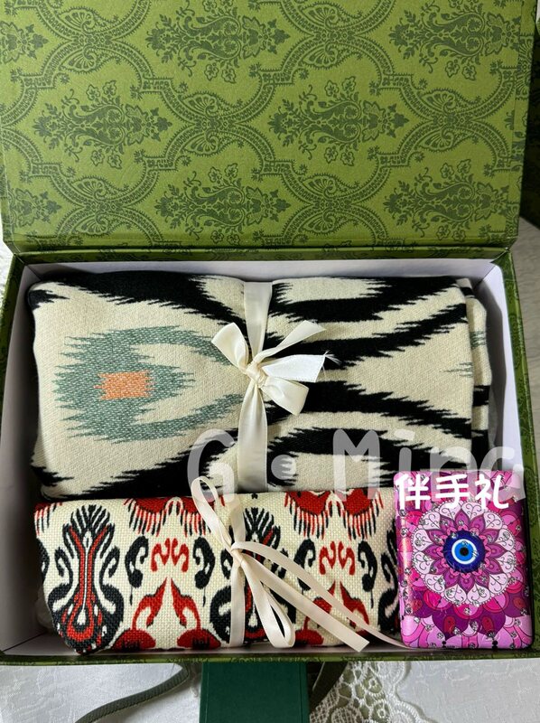 Gmina Xinjiang Characteristic Souvenir Ethnic Style Aitras Wool Shawl Cosmetic Bag Souvenir Box