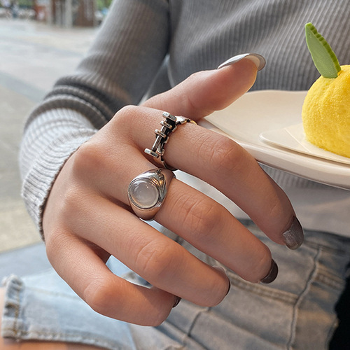 Vintage Retro Tarnished Small Dumbbell Ring for Women Fashion French Cat's Eye Stone Index Finger Ring Party Dance Accessory Jewelry