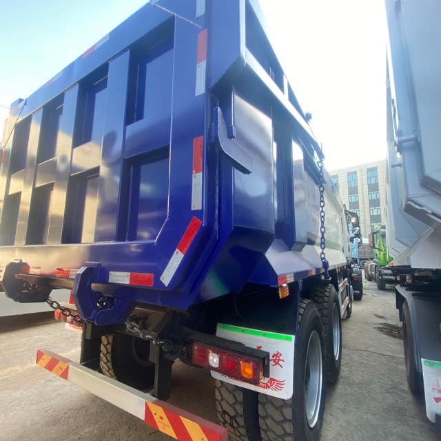 Factory Direct Sales of Used Front-Four-Wheel and Rear-Eight-Wheel Dual-Axle Dump Trucks, 375 Horsepower Construction Dump Trucks