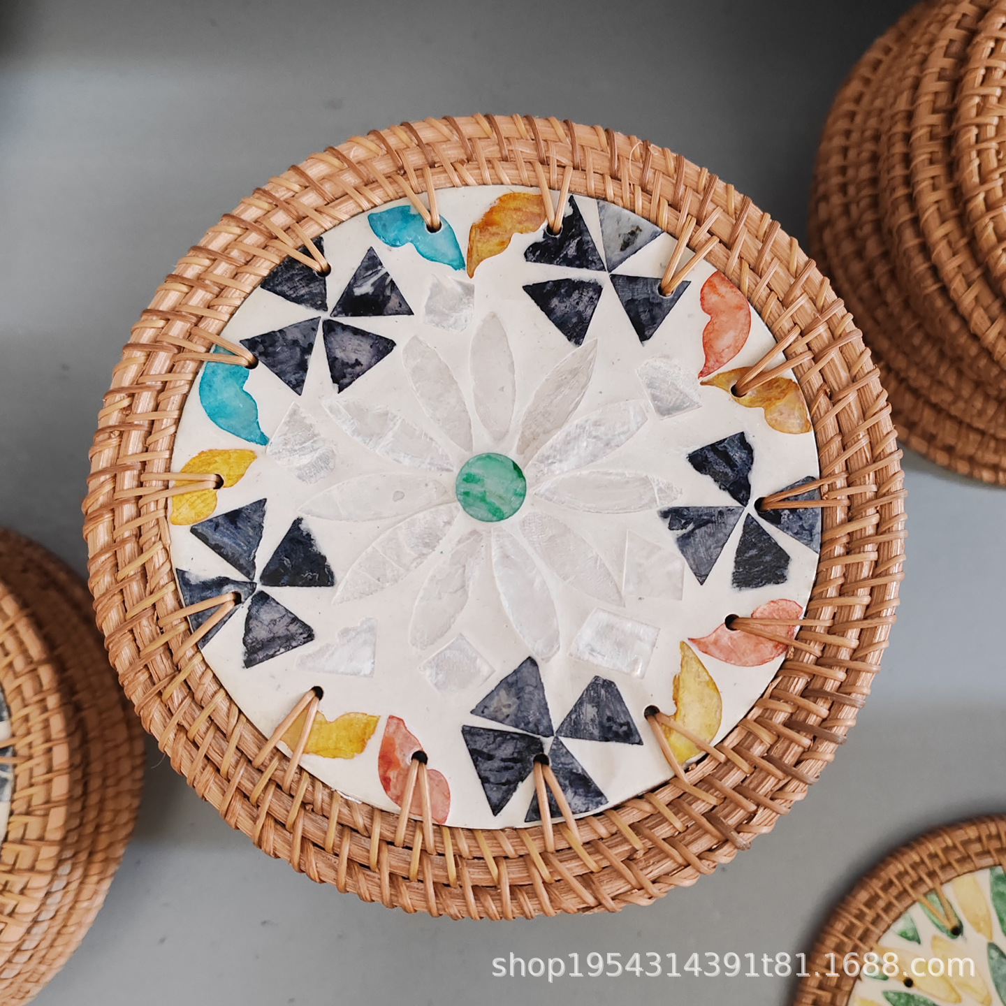 Alfombrilla aislante de concha, posavasos para hoteles y hostales, alfombrilla de desayuno con borde de ratán, alfombrilla antisalpicaduras para mesa de café, aislamiento térmico y protección contra quemaduras.