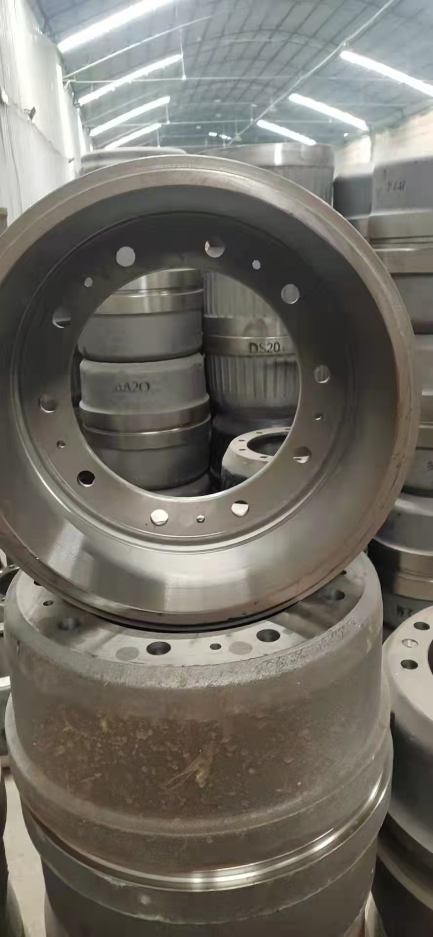 MAN81501100144 car brake drum, German-made gray iron, BPW brake disc, BENZ brake drum modification
