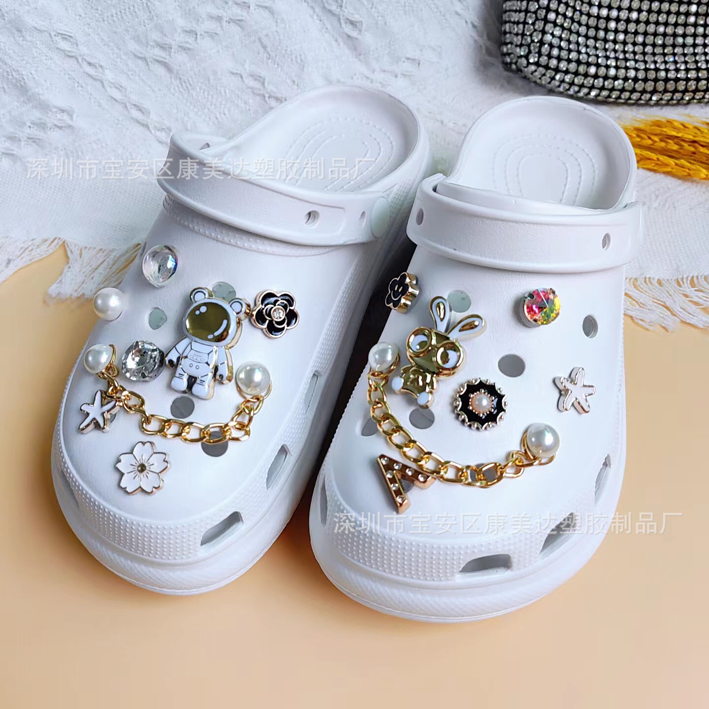 K104-Golden 우주인 (신발 없음)