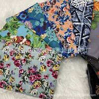 Производители Sarong напрямую поставляют туристов из Юго-Восточной Азии, Мьянмы, Таиланда, Гавайев с принтом Longji, чтобы нарядить мужские и женские фартуки.