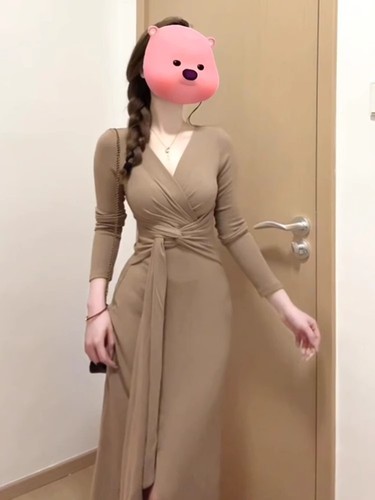 French-style V-neck knot design, elegant and figure-flattering base bodycon skirt with tie-up details, featuring an irregular hemline and a softly cinched waist for a delicate, feminine look.