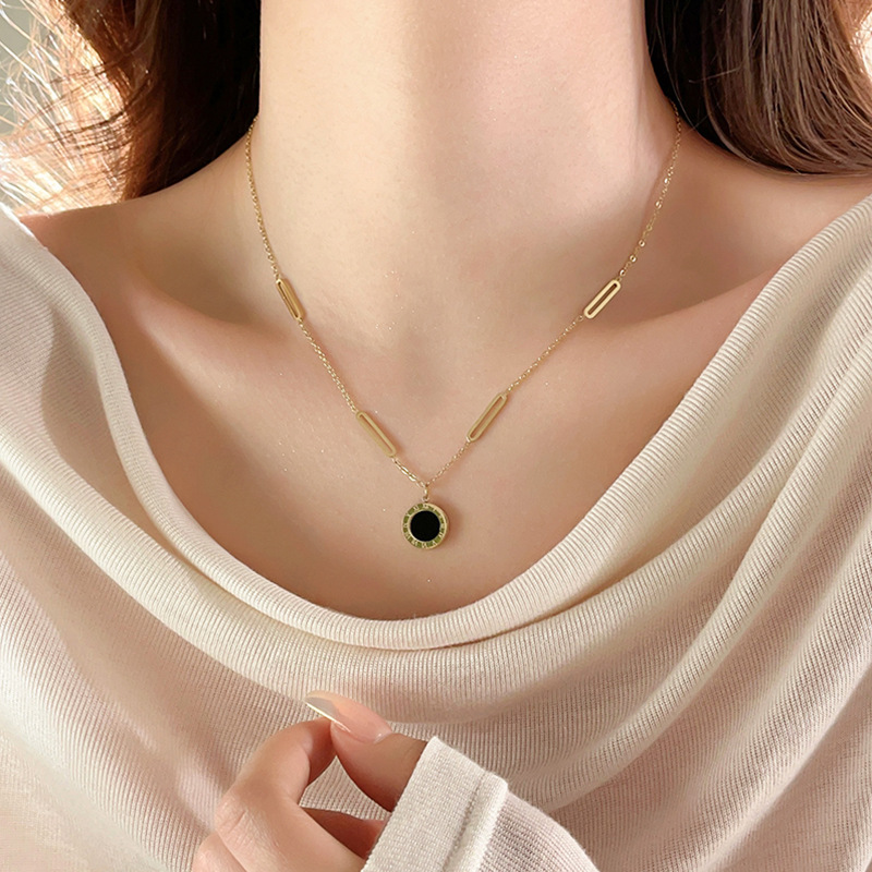 Kleine goldene Ziegelstein-Halskette aus Titanstahl für Damen, leichter Luxus-Nischenstil 2025, hochwertige Schlüsselbeinkette für Pullover,_voghion.com